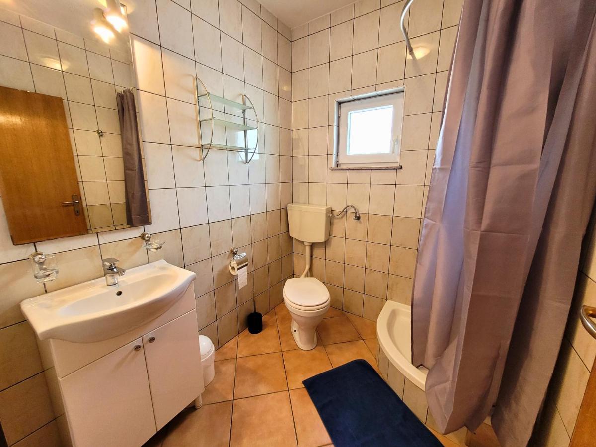 Apartment Jelena Vir Ngoại thất bức ảnh