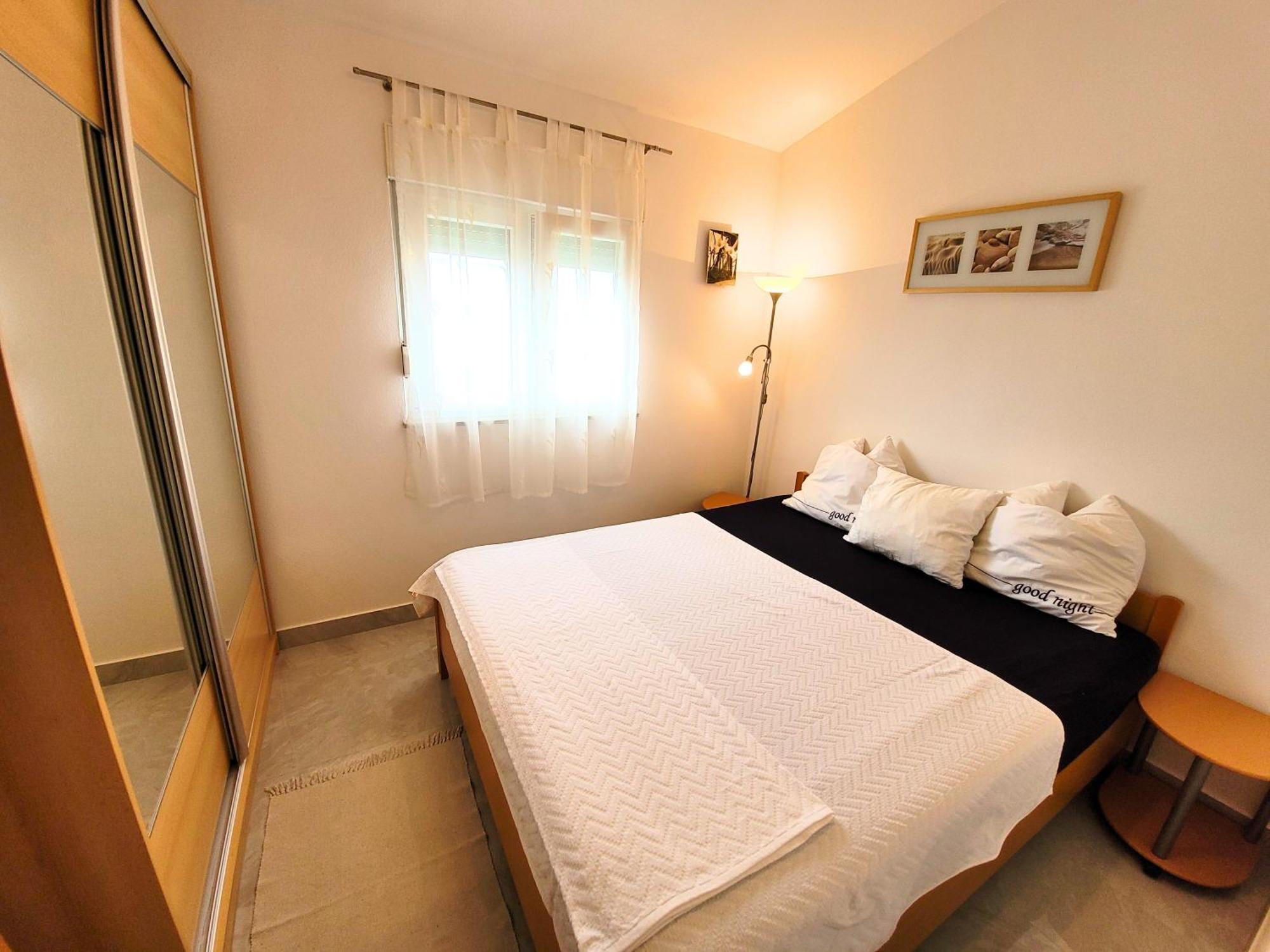 Apartment Jelena Vir Ngoại thất bức ảnh